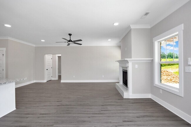 Foto del edificio - 4 Bedroom, 2 Bath