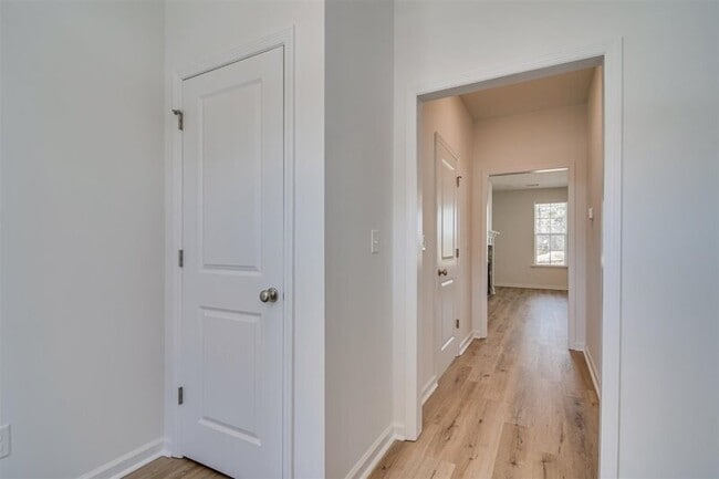 Building Photo - 124 Dublin Lp