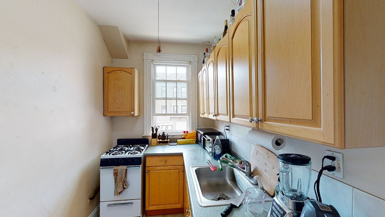 Primary Photo - 20 Glenville Ave