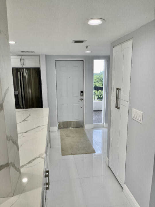 Building Photo - 6662 Boca Del Mar Dr