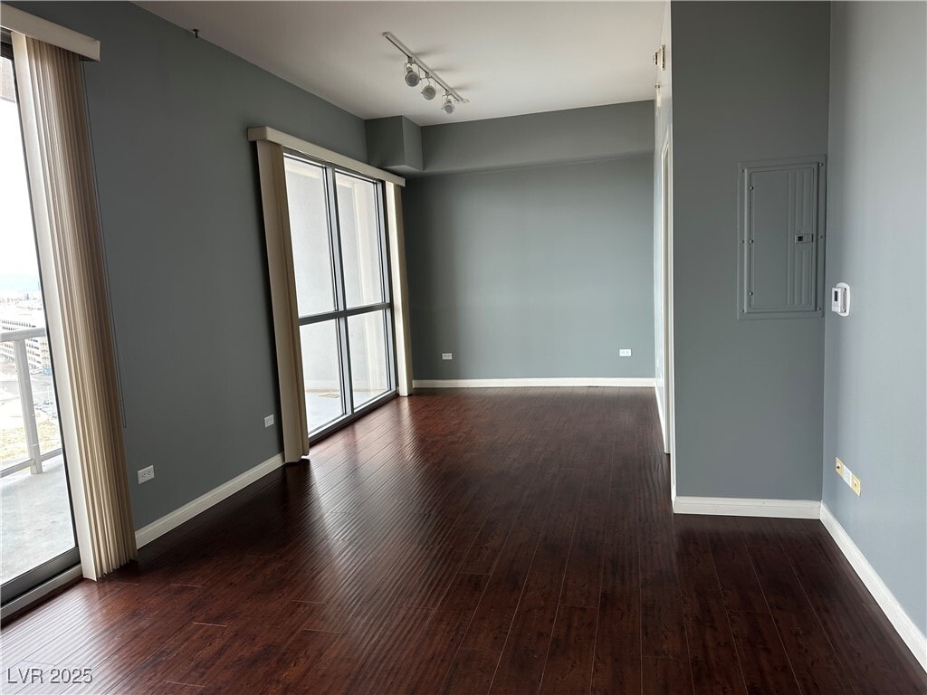 Primary Photo - 200 W Sahara Ave