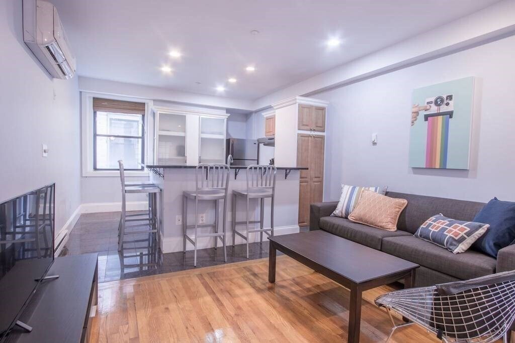 Foto principal - 100 Warrenton St