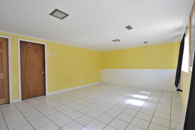 Building Photo - 358 Walnut Ave