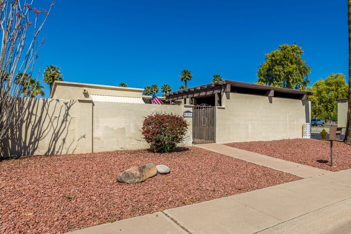 Foto principal - Renovated 3 bedroom available in Litchfiel...
