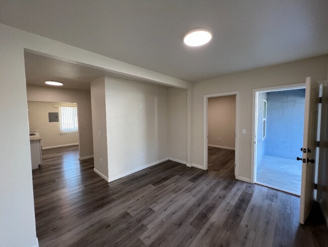 Building Photo - 938 N Van Ness Ave
