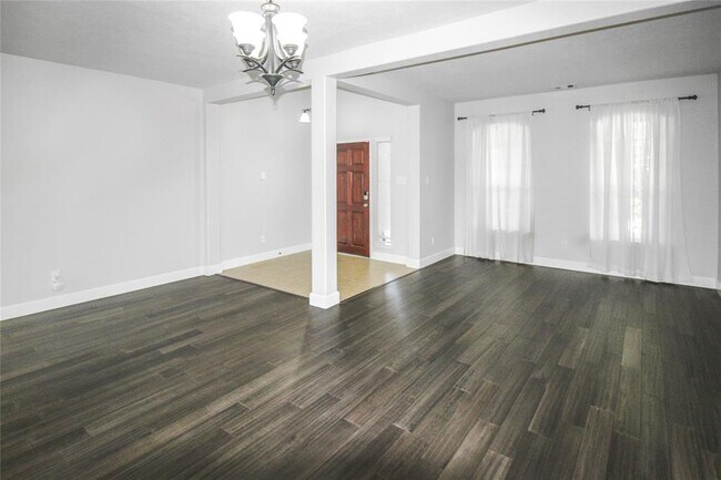 Building Photo - 15507 Wedgewood Park