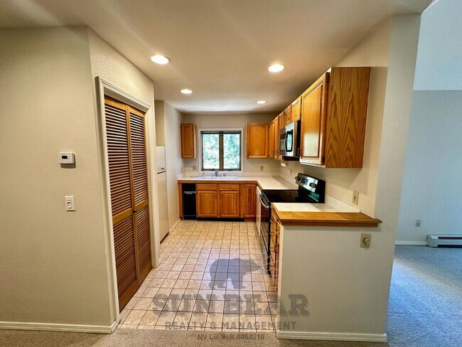 Building Photo - 1 Bedroom Condo with garage in McCloud! Wa...