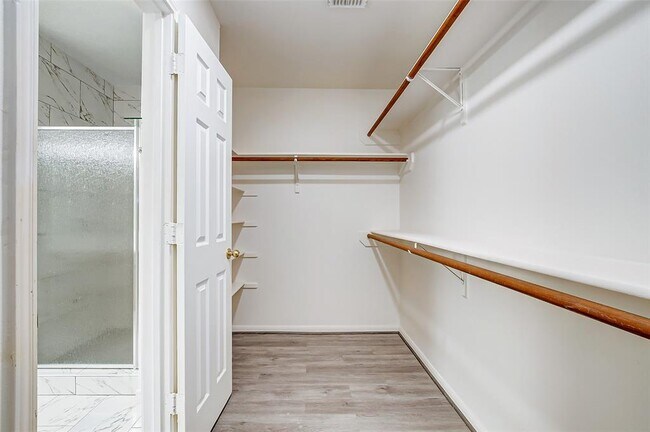Building Photo - 3508 Stonegate Cir