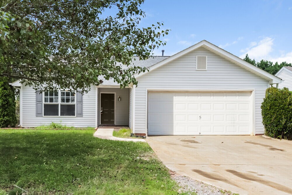 Primary Photo - 515 River View Dr