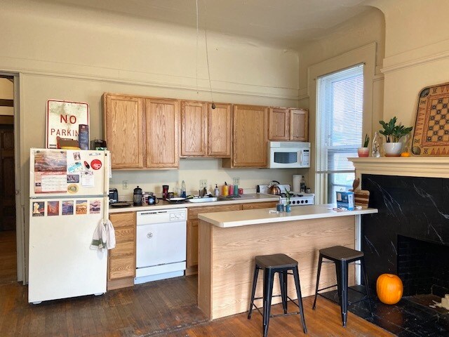 Building Photo - 130 E Gorham St
