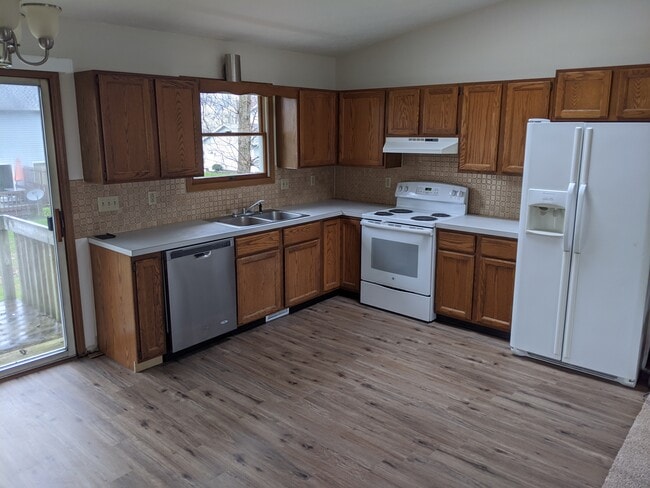 Kitchen_View b - 3027 Pleasant St NW