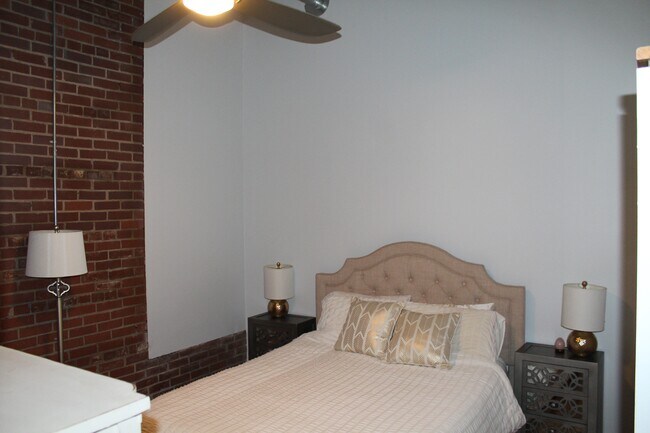 Foto del edificio - 704 Taylor St