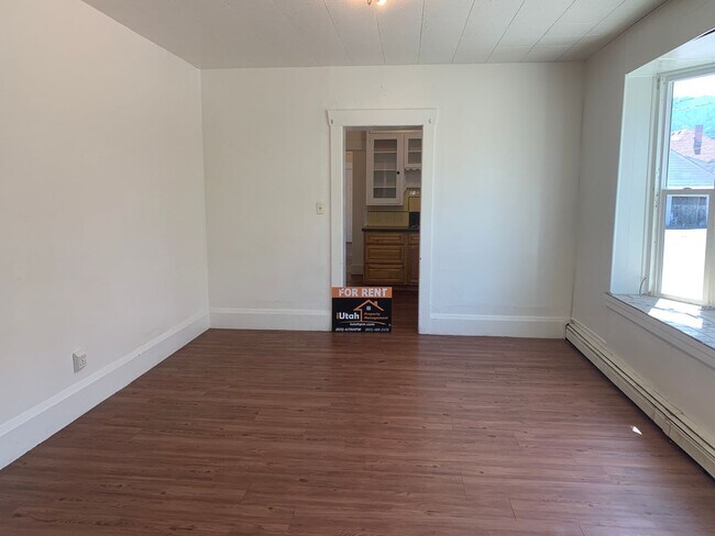 Building Photo - 36 N 200 W