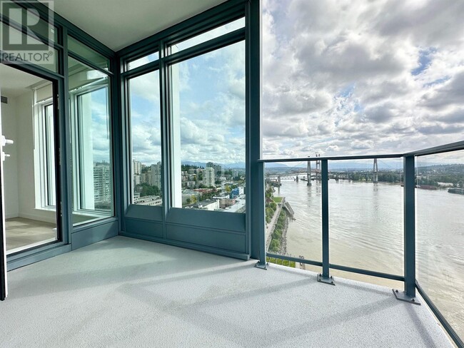 Building Photo - 660 Quayside Dr