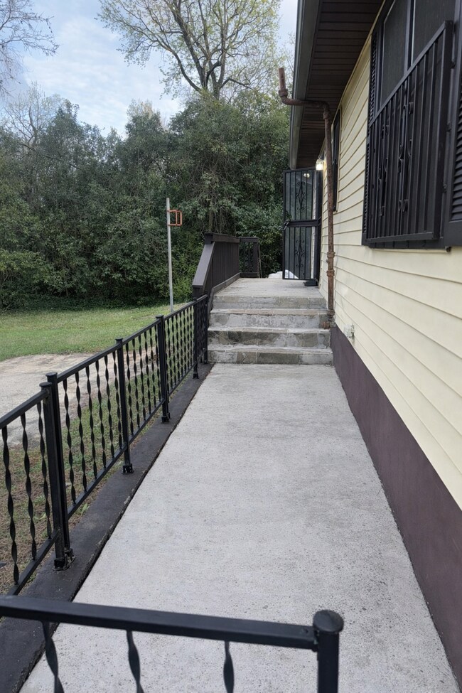 Foto del edificio - 661 Coleman Ln