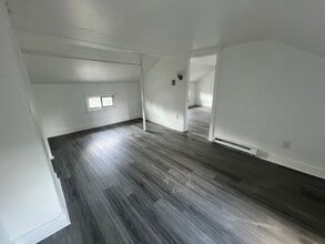 Building Photo - 184 Brunswick Ave
