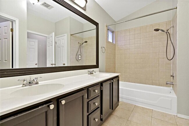 Building Photo - 3113 Sauls Dr