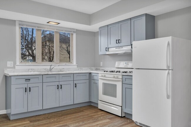 Kitchen - 908 John St