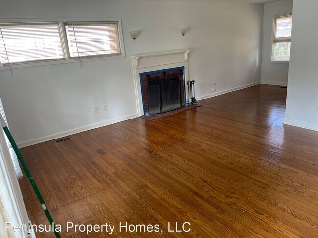 Foto del edificio - 3 br, 1 bath House - 274 Richneck Road