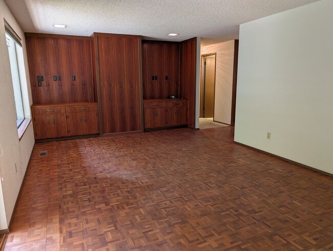 Building Photo - 714 Sapp Rd