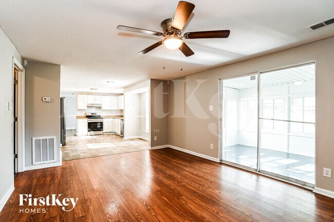 Foto del edificio - 1940 Winsted Ct