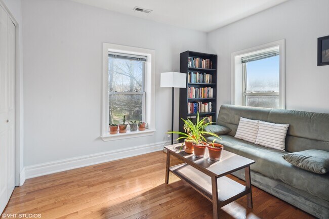 Foto del edificio - 6301 N Richmond St