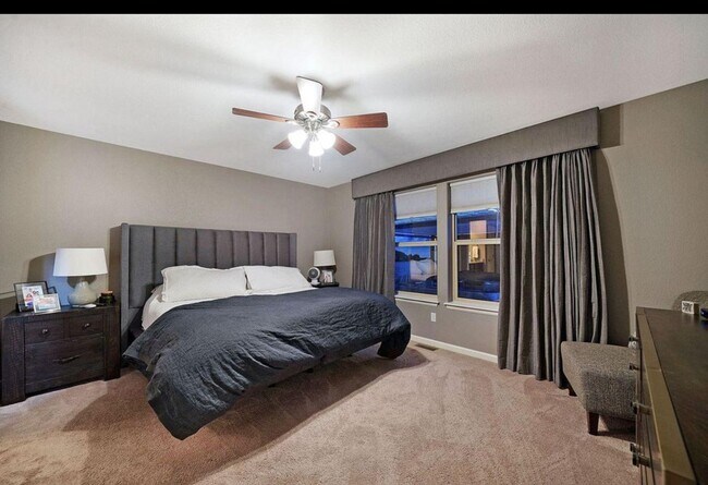 Building Photo - FULLY FURNISHED Northgate 3 Bed & Office near AFA