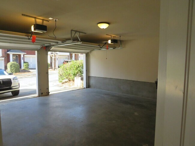 Foto del edificio - 2240 Landing Ridge Dr