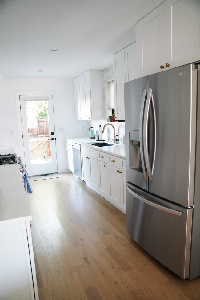 Kitchen - 5035 W 14th Ave