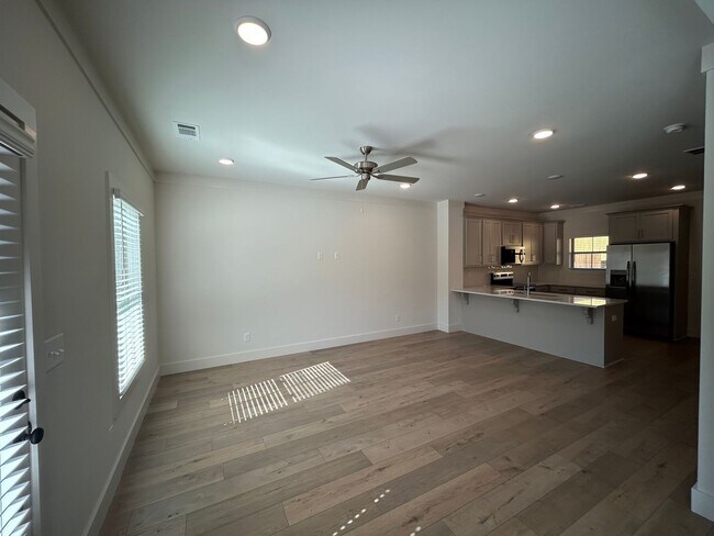 Foto del edificio - Brand New Townhome off Wire Rd, Close to Vet School and City Soccer Complex