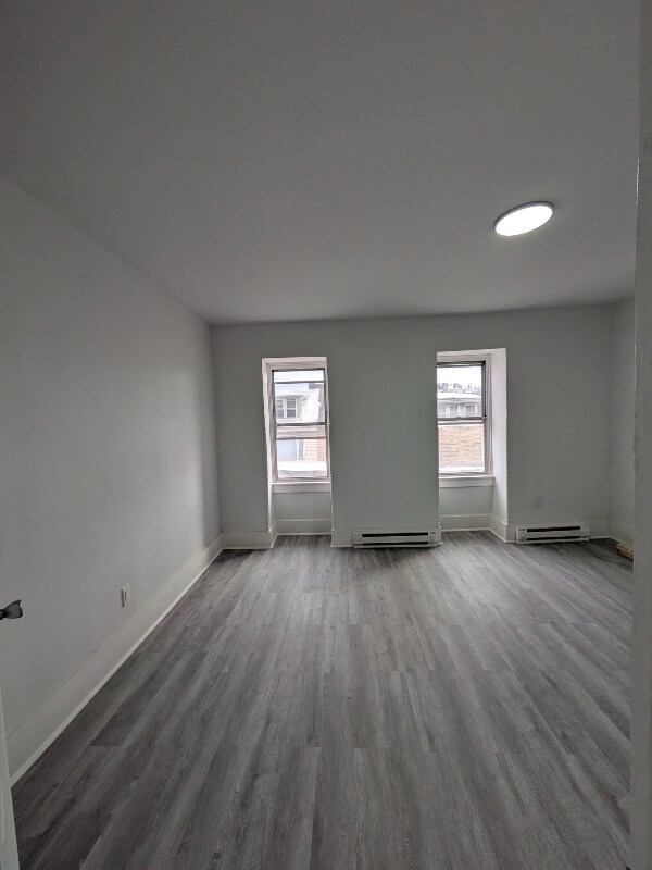 Foto del edificio - 307 W Centre St