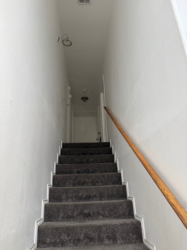 Foto del edificio - 1304 W Kiwi Ave