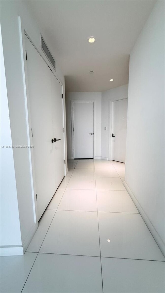 Foto del edificio - 851 NE 1st Ave