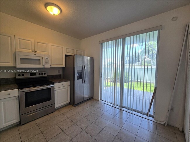 Building Photo - 3632 Oleander Terrace