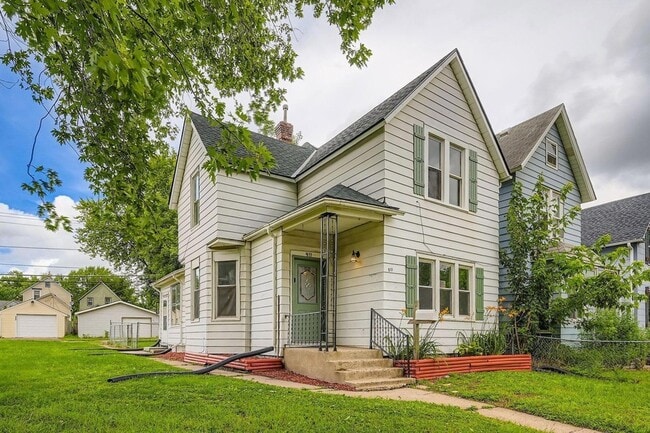 Building Photo - 911 Sims Ave