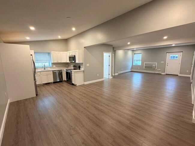 Foto del edificio - 86 Kendall Ave