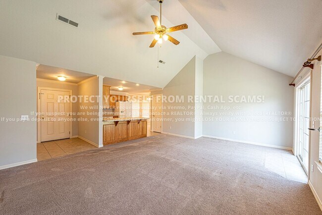 Building Photo - 245 Ravenwood Rd