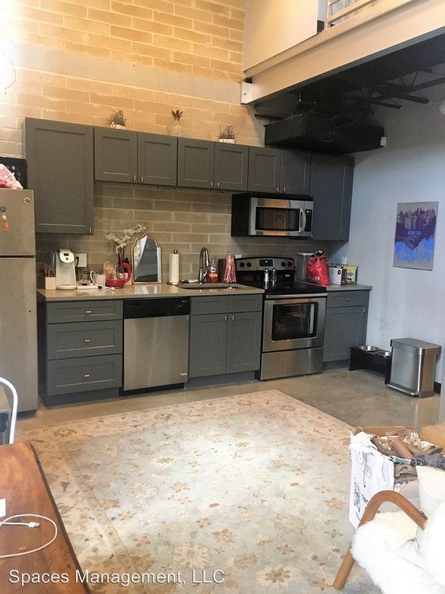 Building Photo - 2 br, 2 bath Room For Rent - 1016 Oak Ave