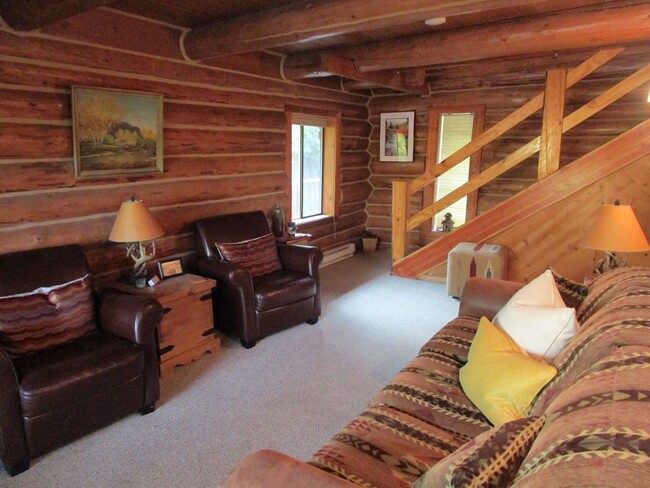 Foto del edificio - 4 bedroom  Whitefish River Cabin