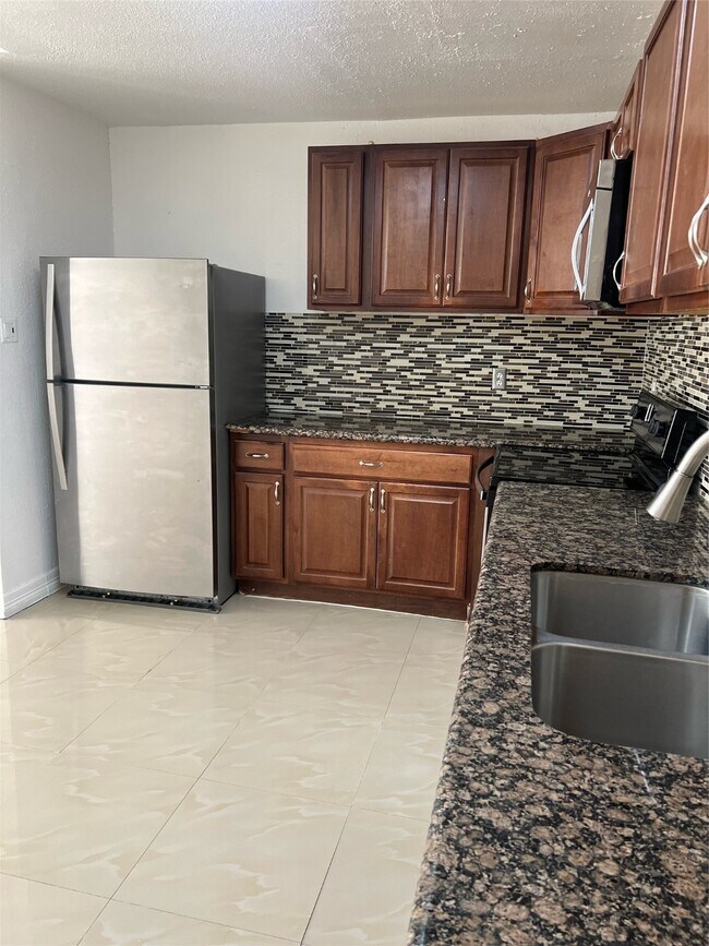 Foto del edificio - 5929 Queensloch Dr