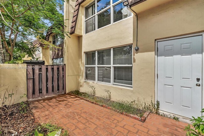 Foto del edificio - 3750 SW 60th Terrace