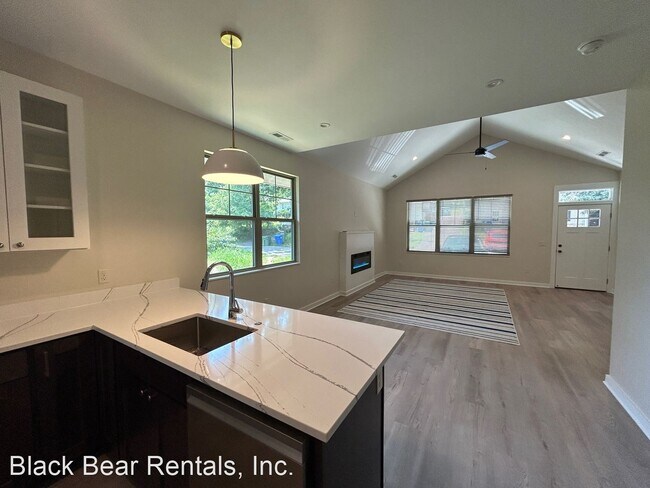 Building Photo - 2 br, 2 bath House - 149 Laurel Loop Unit A