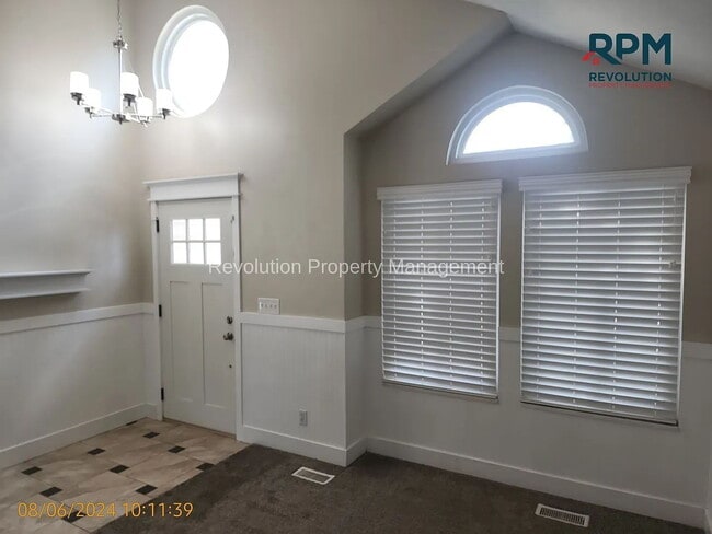 Building Photo - Charming 4-Bed Kaysville Home