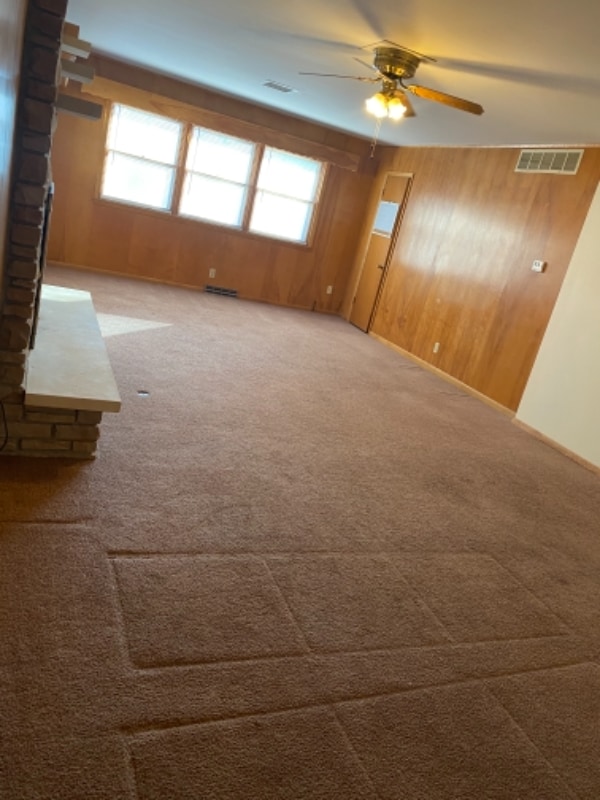 Foto del edificio - 3241 W 15th St N