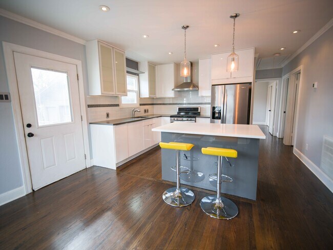 Foto del edificio - 701 Bouldin Ave