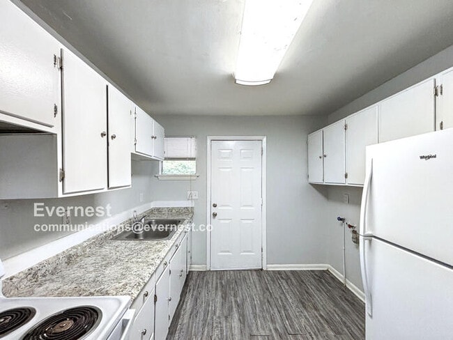 Building Photo - 112 N Germantown Rd