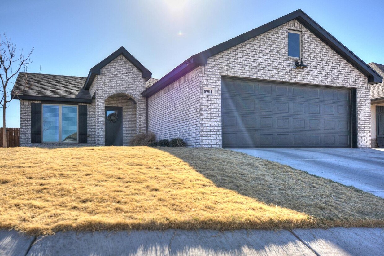 Foto principal - 8901 Winfield Ave