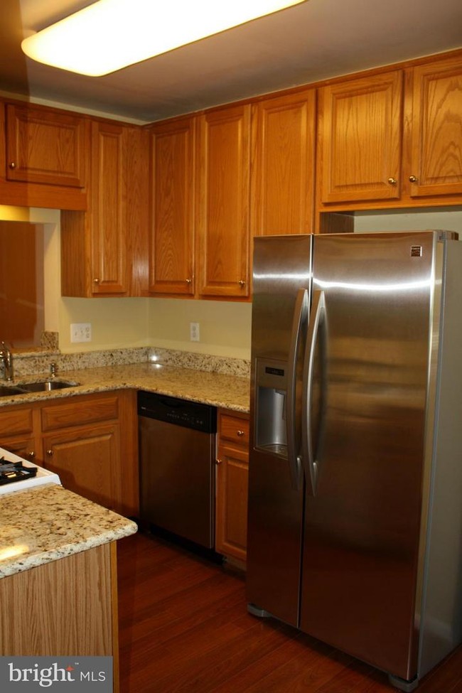 Foto del edificio - 4114 Vanderbilt Ct