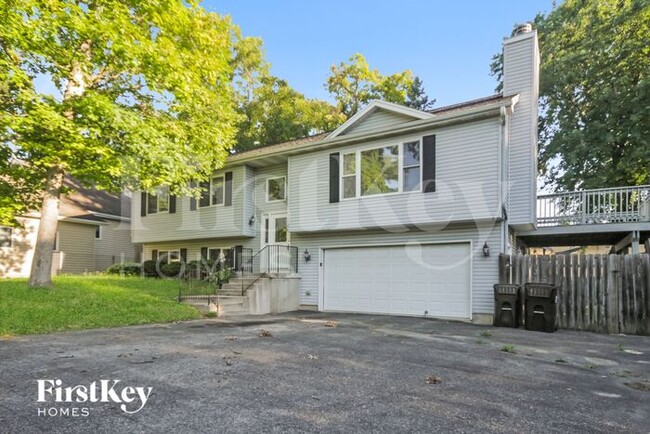 Building Photo - 5096 Maple Hill Dr