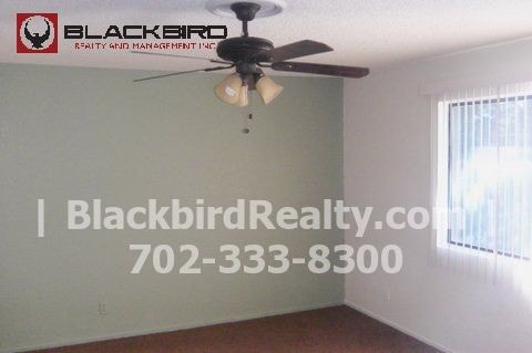 Building Photo - 2 bed 2 bath private porch all appliances
